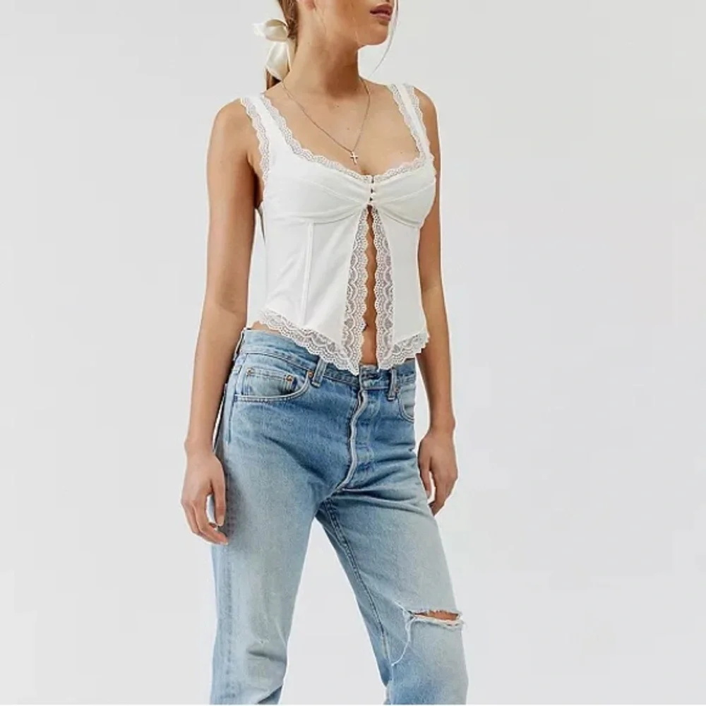 Urban Outfitters - Out From Under - Dolce Verano Cami - Picture 8 of 11